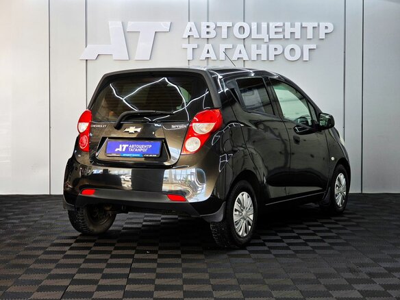 2013 Chevrolet Spark III, чёрный, 675000 рублей - вид 4