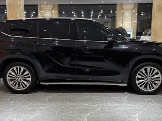 2024 Toyota Highlander IV (XU70), чёрный, 5012966 рублей, вид 4
