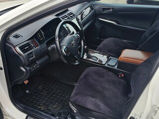 2017 Toyota Camry VII (XV50) Рестайлинг 2, белый, 1890000 рублей, вид 5