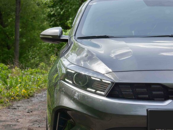 2022 Kia Cerato IV Рестайлинг, серый, 2150000 рублей - вид 4