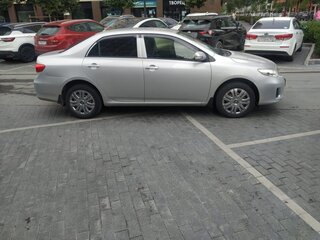 2012 Toyota Corolla X (E140, E150) Рестайлинг, серебристый, 1200000 рублей, вид 3