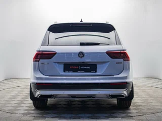 2019 Volkswagen Tiguan II, серебристый, 2124000 рублей, вид 4