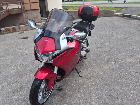 2011 Honda VFR 1200, красный, 650000 рублей - вид 2