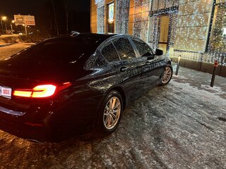 2021 BMW 5 серии 520d xDrive VII (G30/G31/G38) Рестайлинг, чёрный, 4650000 рублей, вид 4