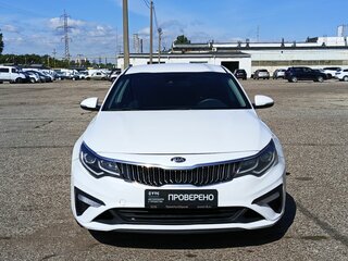 2020 Kia Optima IV Рестайлинг, белый, 1822900 рублей, вид 2