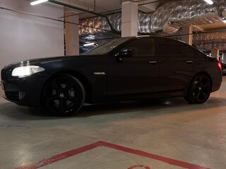 2012 BMW 5 серии 530d xDrive VI (F10/F11/F07), чёрный, 2300000 рублей, вид 3