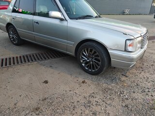 2002 Toyota Crown Sedan XS10, серебристый, 950000 рублей, вид 2