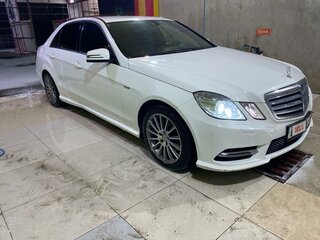 2013 Mercedes-Benz E-Класс 200 7G-Tronic IV (W212, S212, C207), белый, 1480000 рублей, вид 3