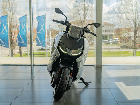 2023 BMW CE 04, белый - вид 6