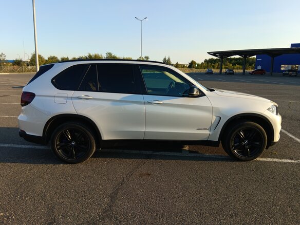 2015 BMW X5 30d III (F15), белый, 3600000 рублей - вид 4