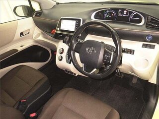 2018 Toyota Sienta II, жёлтый, 1600000 рублей, вид 3
