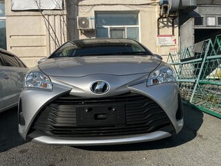 2017 Toyota Vitz III (XP130) Рестайлинг 2, серый, 1100000 рублей, вид 4