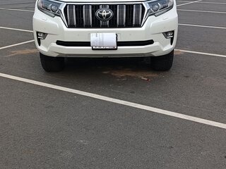 2021 Toyota Land Cruiser Prado 150 Series Рестайлинг 3, белый, 5700000 рублей, вид 1