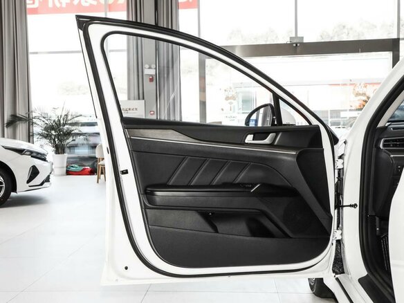 2025 Kia K5 III, белый, 3165000 рублей - вид 29