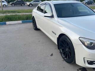 2009 BMW 7 серии Long 740Li V (F01/F02/F04), белый, 1200000 рублей, вид 3