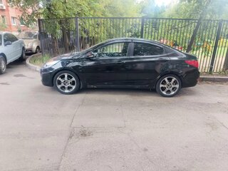 2013 Hyundai Solaris I, чёрный, 470000 рублей, вид 3