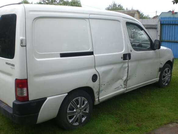 2011 Peugeot Partner, белый, 345000 рублей - вид 5