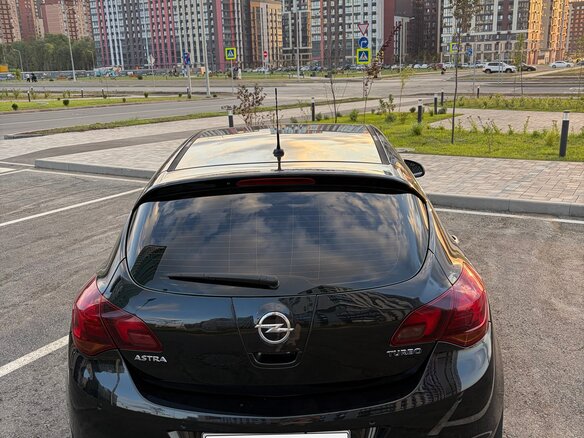 2011 Opel Astra J, чёрный - вид 9