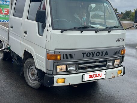 1998 Toyota Dyna, белый, 550000 рублей, вид 4