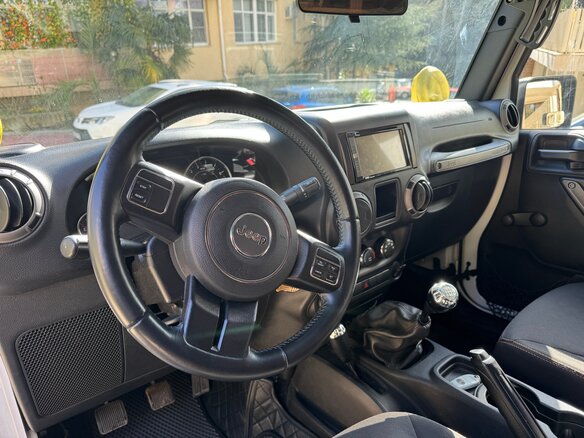 2016 Jeep Wrangler III (JK), белый, 3200000 рублей - вид 9