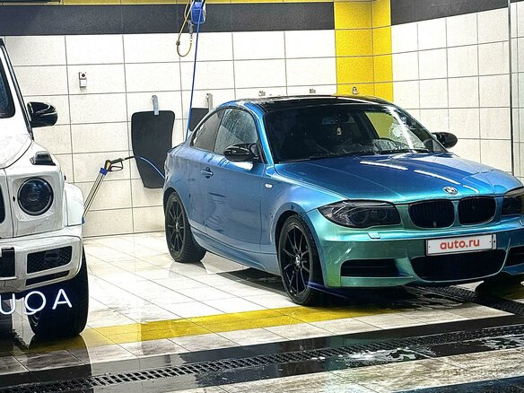 2011 BMW 1 серии 135i I (E82/E88) Рестайлинг 2, синий, 2200000 рублей