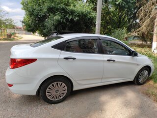 2013 Hyundai Solaris I, белый, 1000000 рублей, вид 2