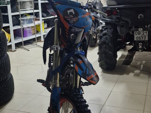 2023 Kayo Evolution YX140EM, чёрный, 100000 рублей