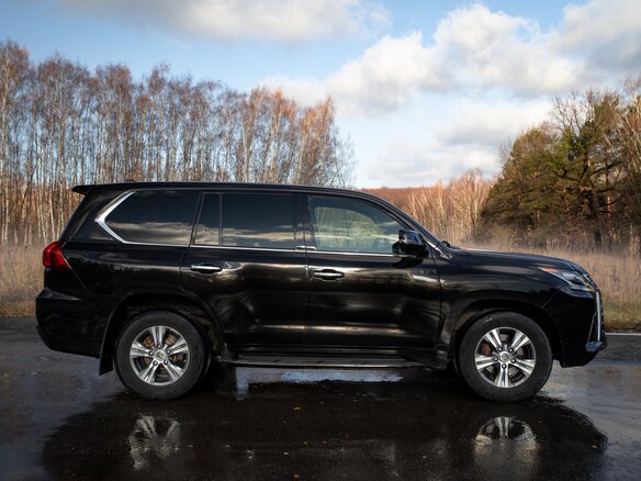 2017 Lexus LX 450d III Рестайлинг 2, чёрный, 8999999 рублей - вид 3