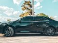 2017 Toyota Camry VII (XV50) Рестайлинг 2, чёрный, 2400000 рублей - вид 1