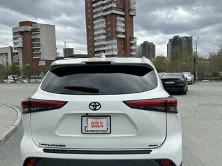 2021 Toyota Highlander IV (XU70), белый, 4290000 рублей, вид 4