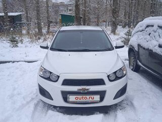 2014 Chevrolet Aveo II, белый, 715000 рублей, вид 1