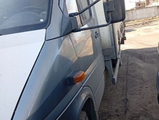 2004 Mercedes-Benz Sprinter, серебристый, 900000 рублей - вид 6