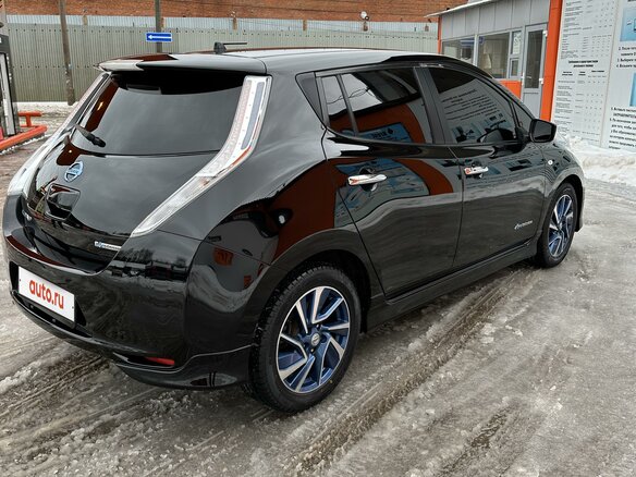 2016 Nissan Leaf 30kWh I (ZE0/AZE0), чёрный, 900000 рублей - вид 5