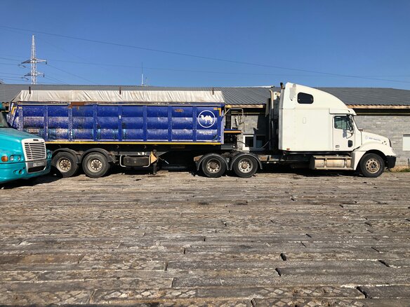 2003 Freightliner Columbia, белый, 2999999 рублей - вид 11