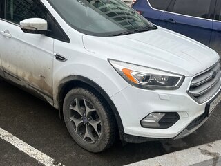 2017 Ford Kuga II Рестайлинг, белый, 1600000 рублей, вид 2