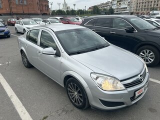 2010 Opel Astra H Рестайлинг, серебристый, 610000 рублей, вид 2