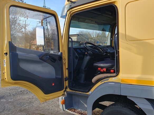 2002 Mercedes-Benz Atego, жёлтый, 3850000 рублей - вид 6