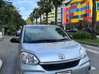 2020 Toyota Passo III Рестайлинг, серебристый, 1350000 рублей, вид 3