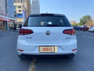 2021 Volkswagen Golf VII Рестайлинг, белый, 1650000 рублей, вид 4