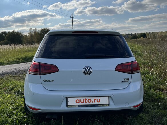 2014 Volkswagen Golf VII, белый, 1100000 рублей - вид 1