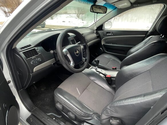 2012 Chevrolet Epica V250 Рестайлинг, серебристый, 950000 рублей - вид 4