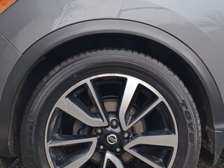 2018 Nissan Rogue Sport I, серый, 1850000 рублей, вид 4