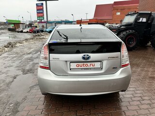 2010 Toyota Prius III (XW30), серебристый, 1010000 рублей, вид 4