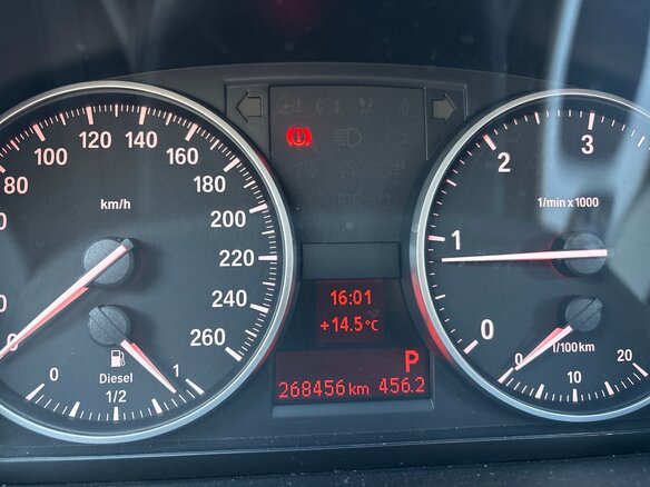 2009 BMW 3 серии 320d V (E90/E91/E92/E93) Рестайлинг, чёрный, 1050000 рублей - вид 8