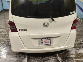 2009 Honda Freed I, белый, 1270000 рублей, вид 3