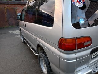1994 Mitsubishi Delica IV, серый, 700000 рублей, вид 2