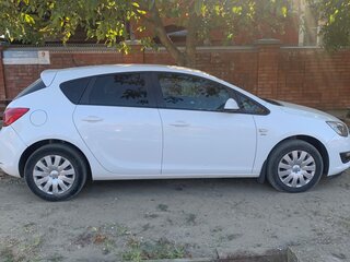 2013 Opel Astra J Рестайлинг, белый, 1100000 рублей, вид 3