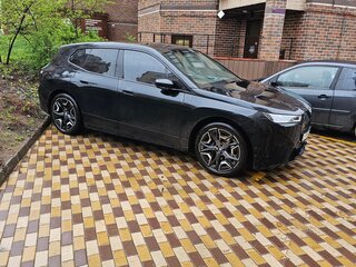 2022 BMW iX xDrive40 I (I20), чёрный, 6900000 рублей, вид 3