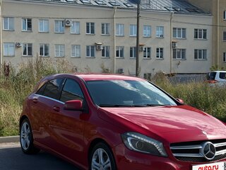 2015 Mercedes-Benz A-Класс 180 III (W176), красный, 1250000 рублей, вид 3