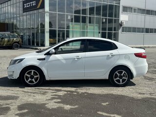 2014 Kia Rio 6-speed III, белый, 679000 рублей, вид 5